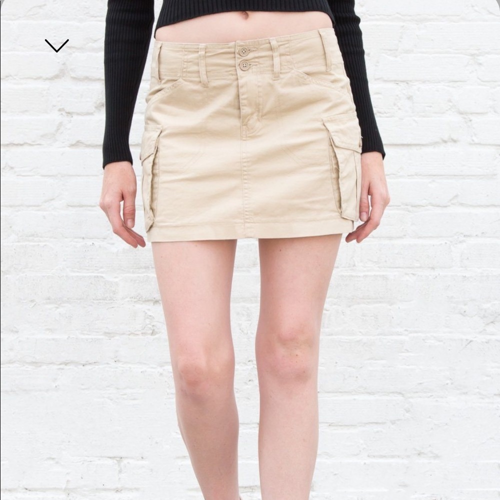 brandy melville beverly cargo mini skirt